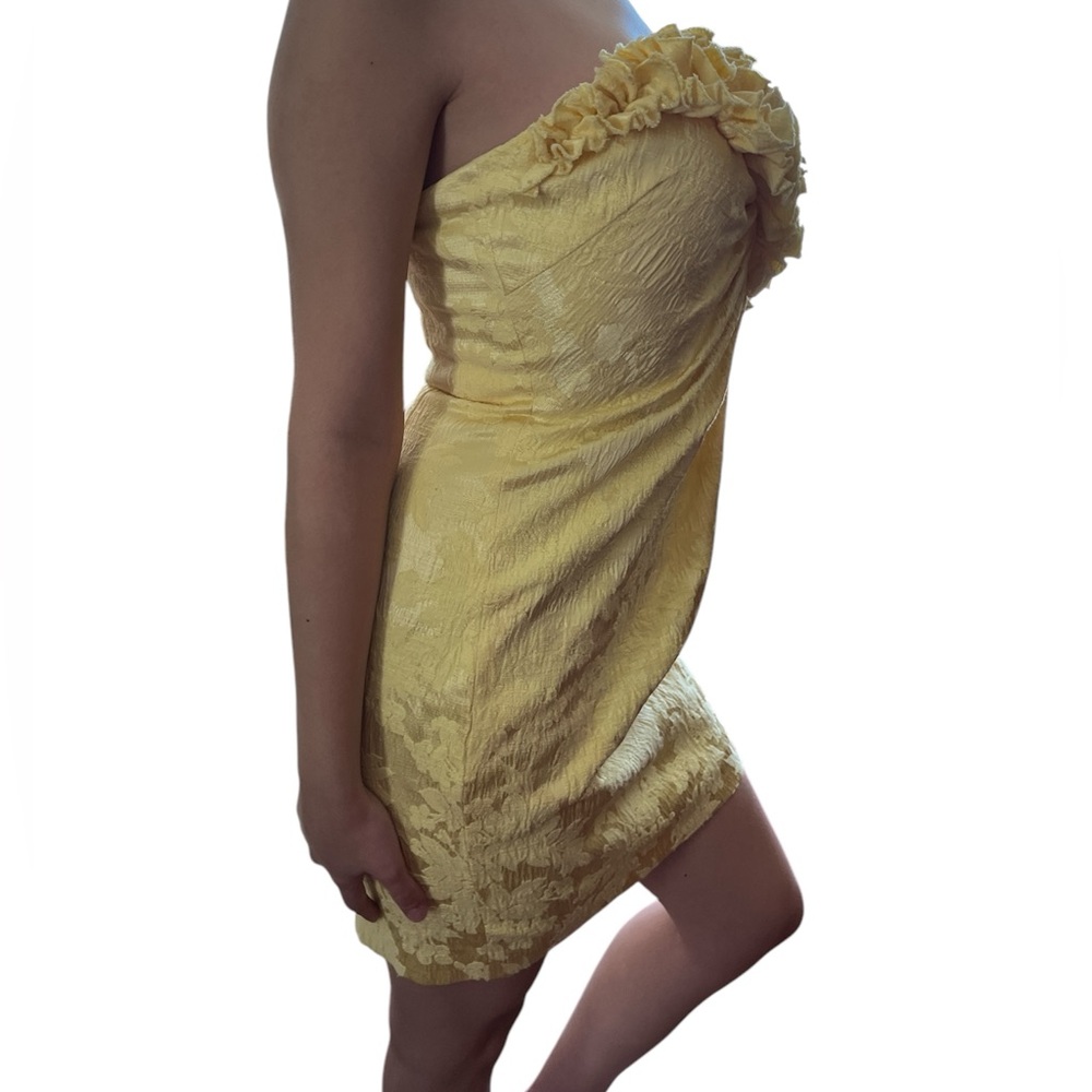Maggy London Yellow floral Satin like Strapless Dress w/ ruffle top Size 4 - Picture 7 of 12